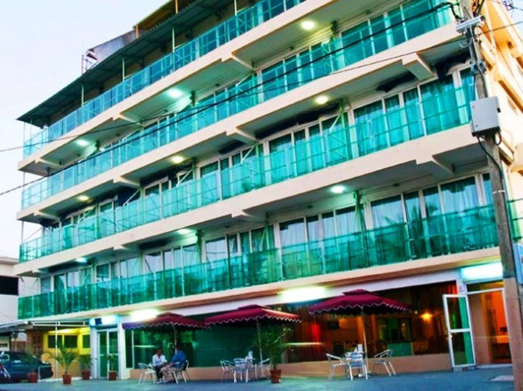Hypertek Hotel Grand Baie Exterior photo